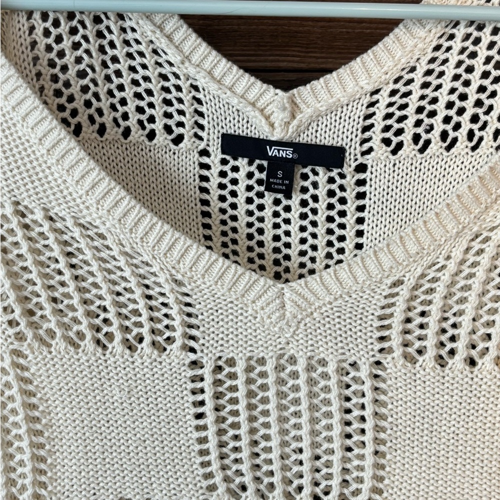 Vans Cream V-Neck Top with Intricate Knit Pattern